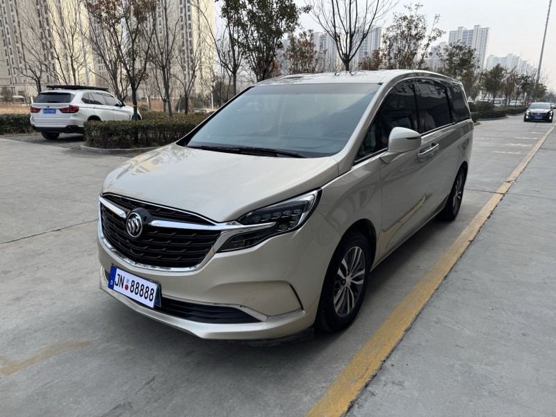 青岛21年别克GL82