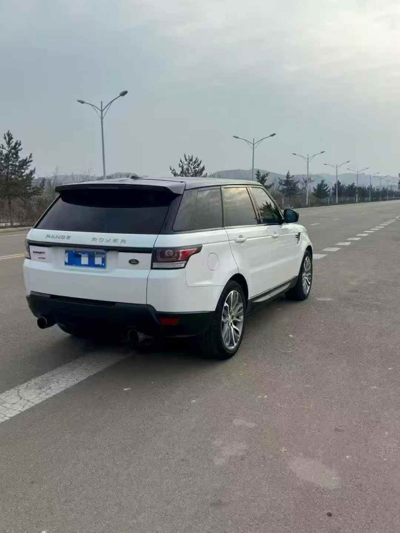 白银14年路虎揽胜运动8