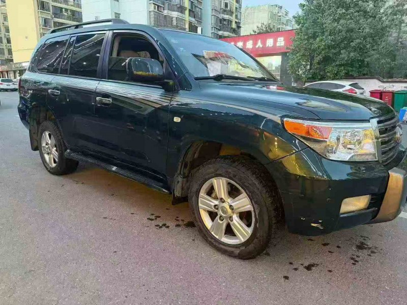 九江12年丰田兰德酷路泽3