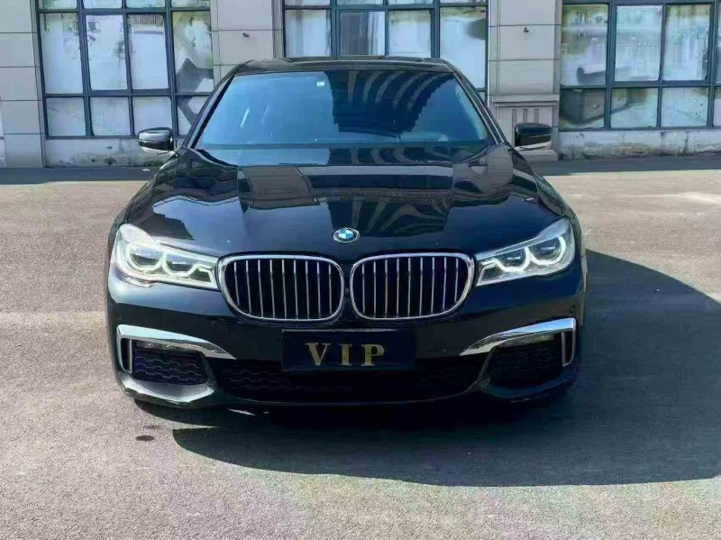 三明18年宝马7系1