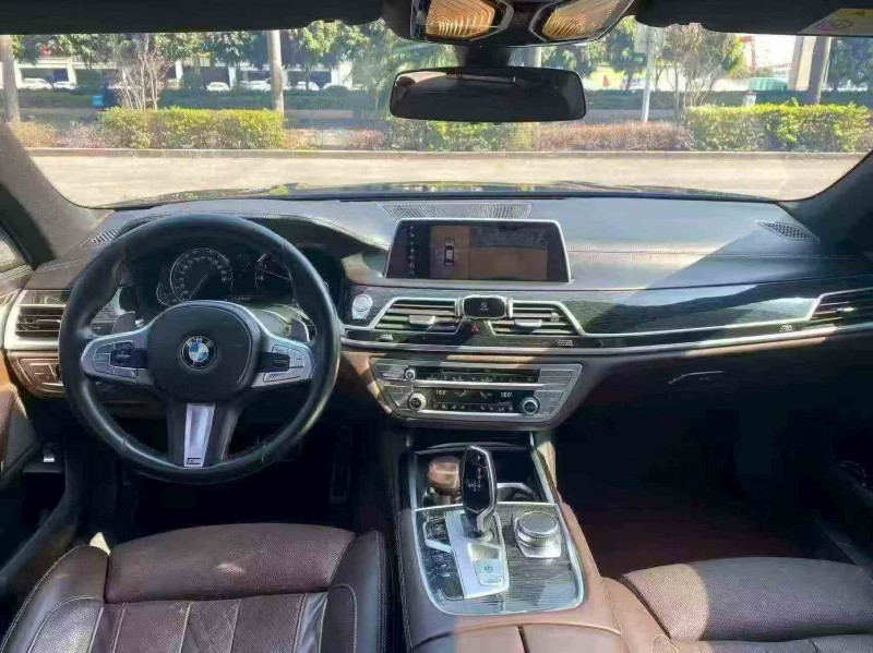 三明18年宝马7系6