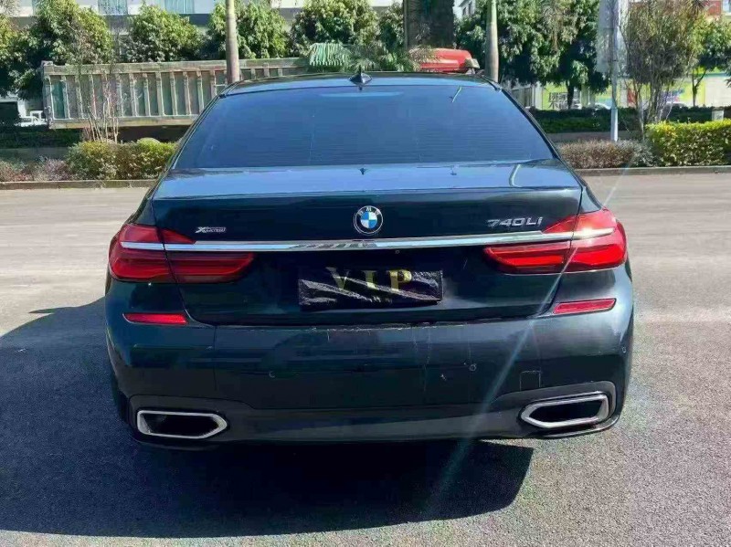 三明18年宝马7系9