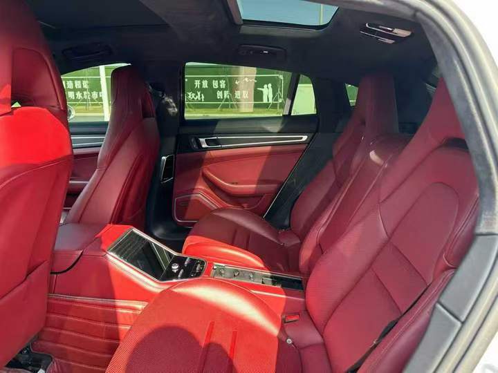 潍坊23年保时捷帕拉梅拉8