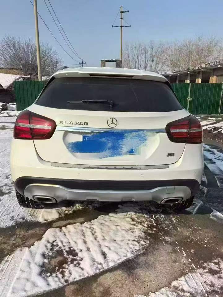 新乡17年奔驰GLA7