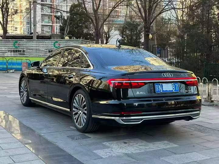 保定22年奥迪A8L9