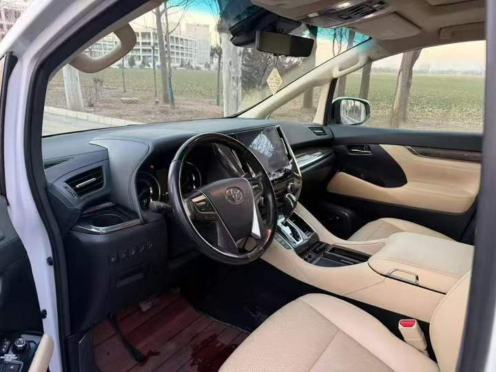 承德22年丰田威尔法5