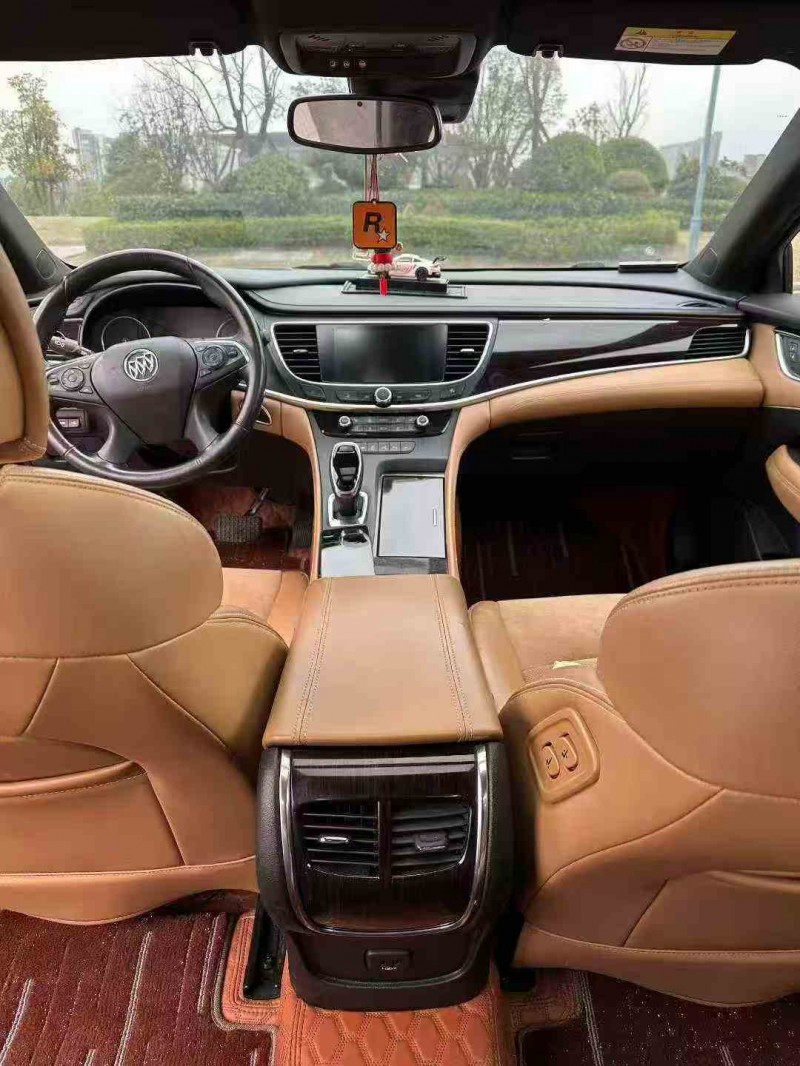 赣州18年别克君越7