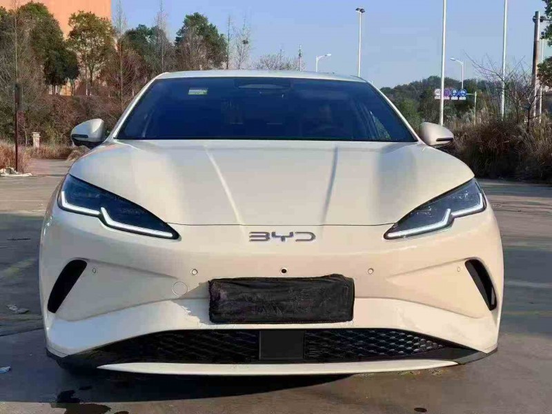 衡阳25年比亚迪海豹1