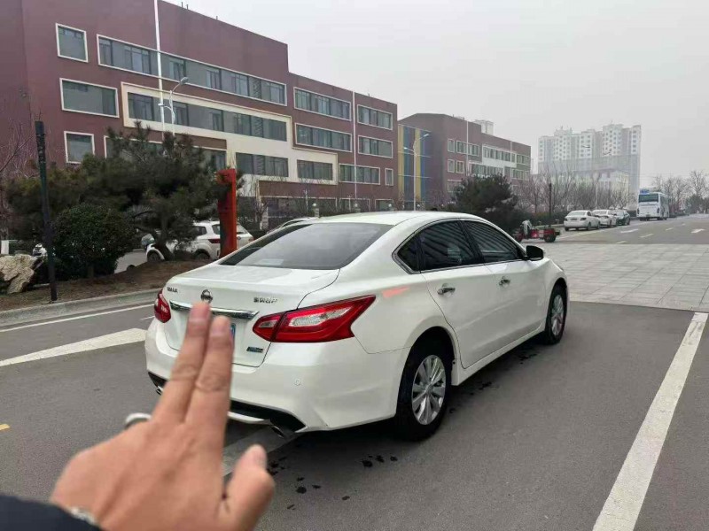 东营17年日产天籁7