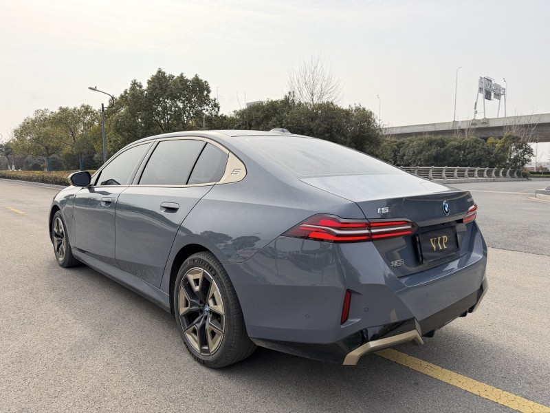 盐城25年宝马I59