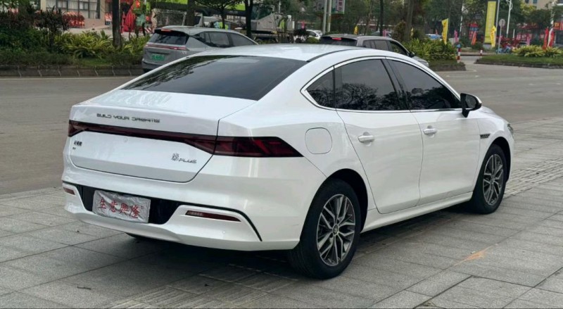 阳江22年比亚迪秦8