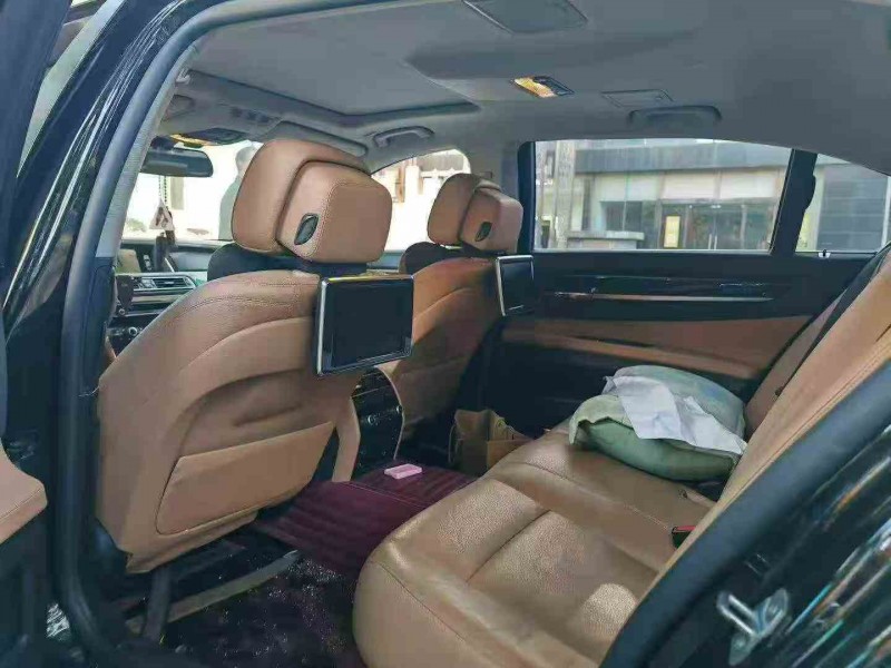 保山16年宝马7系5