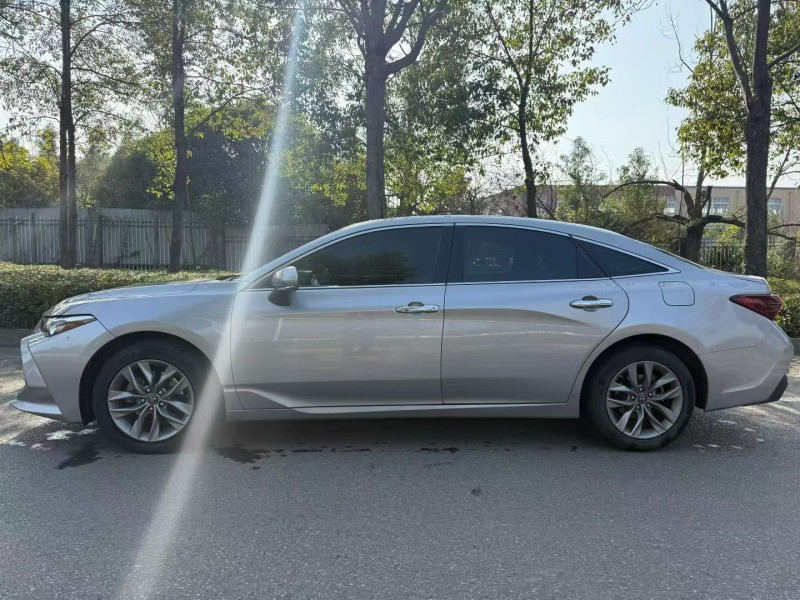 娄底21年丰田亚洲龙7