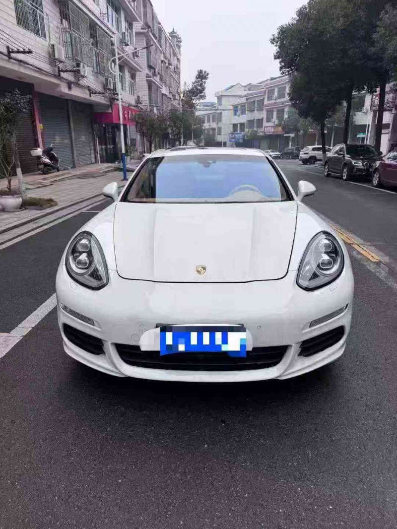 平顶山18年保时捷帕拉梅拉1