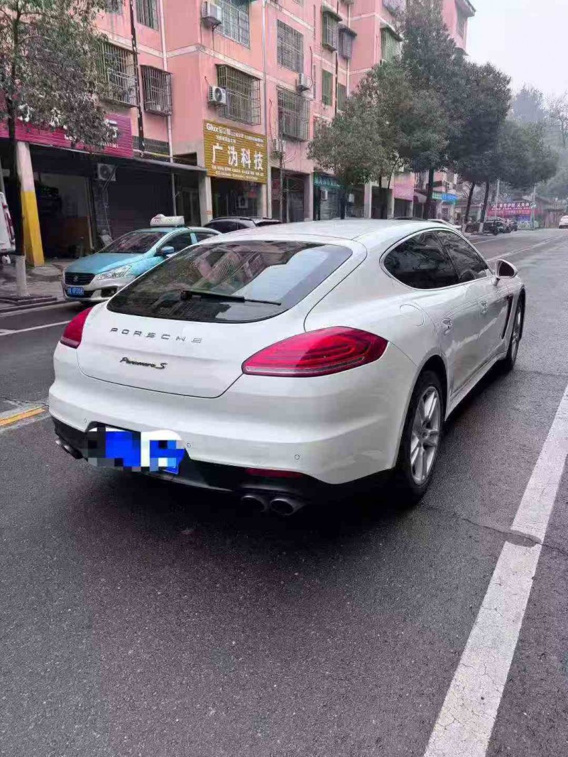 平顶山18年保时捷帕拉梅拉7