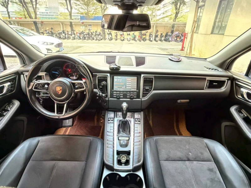 佛山15年保时捷Macan8