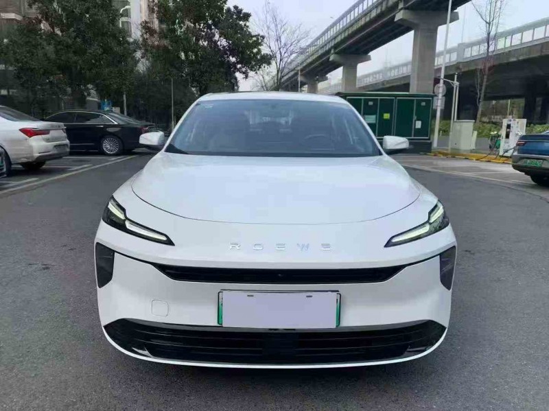 张家界25年荣威D61