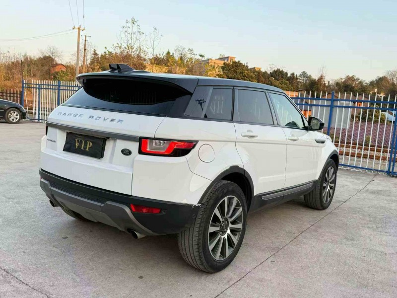 张家界19年路虎极光7