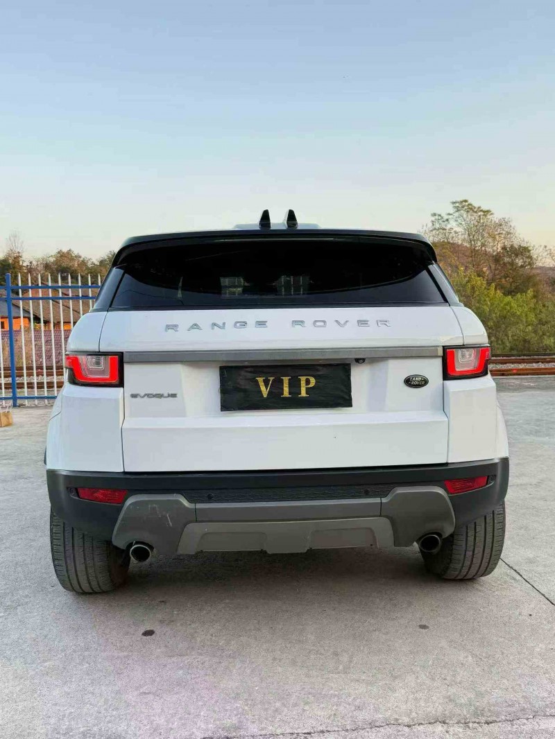 张家界19年路虎极光8