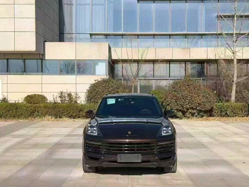 青岛20年保时捷卡宴1