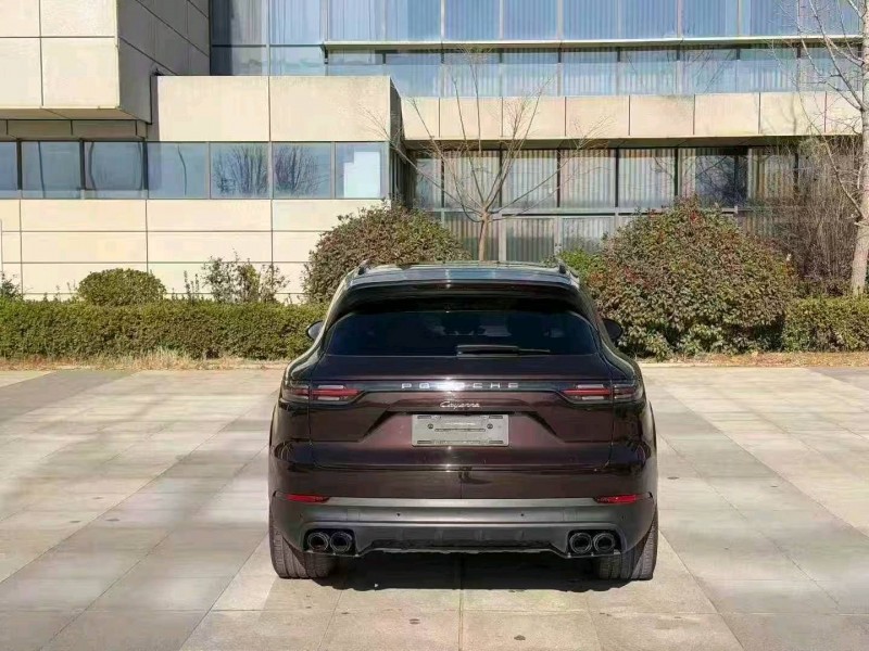 青岛20年保时捷卡宴5