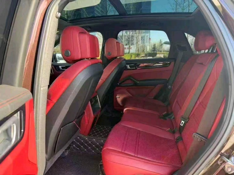 青岛20年保时捷卡宴8