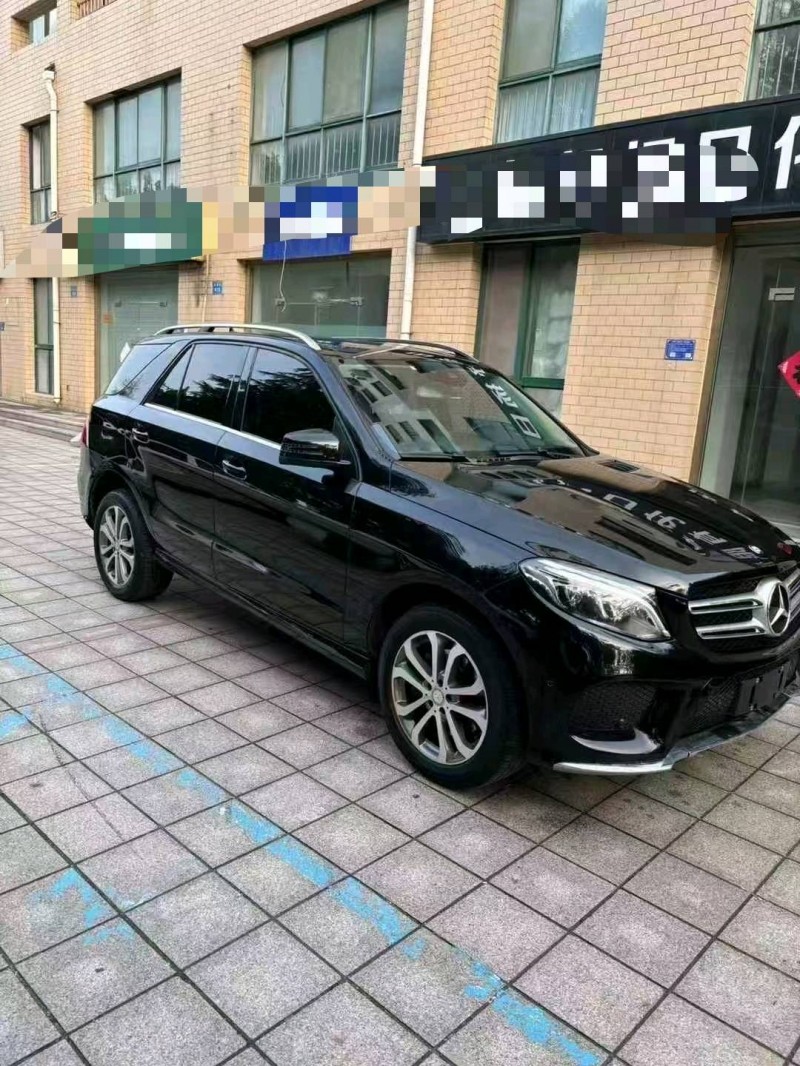 青岛16年奔驰CLE3