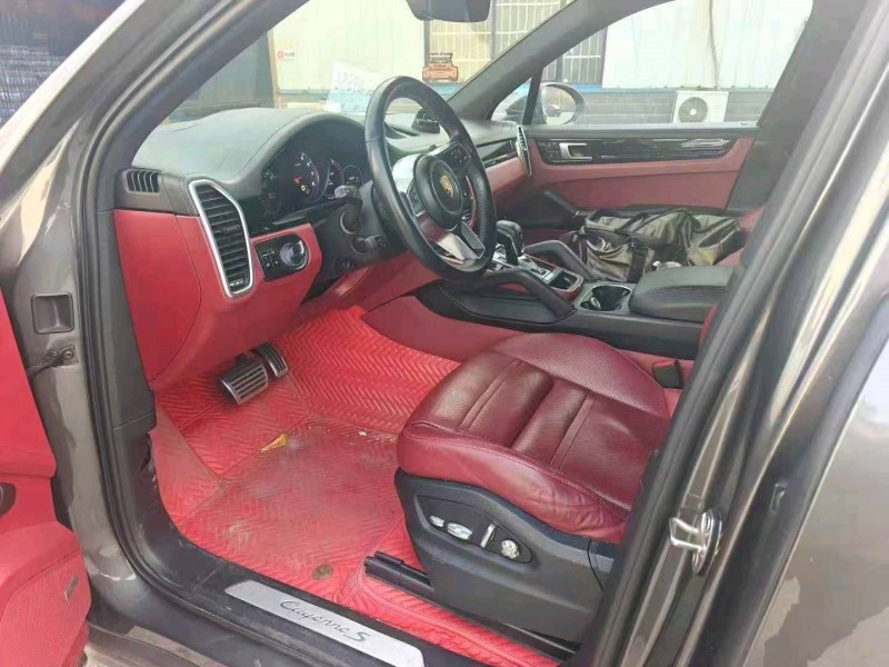 长沙19年保时捷卡宴4