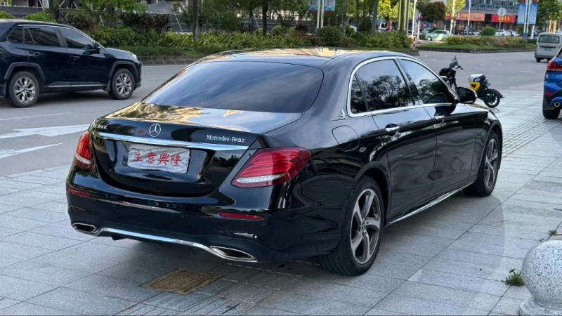 阳江19年奔驰E8