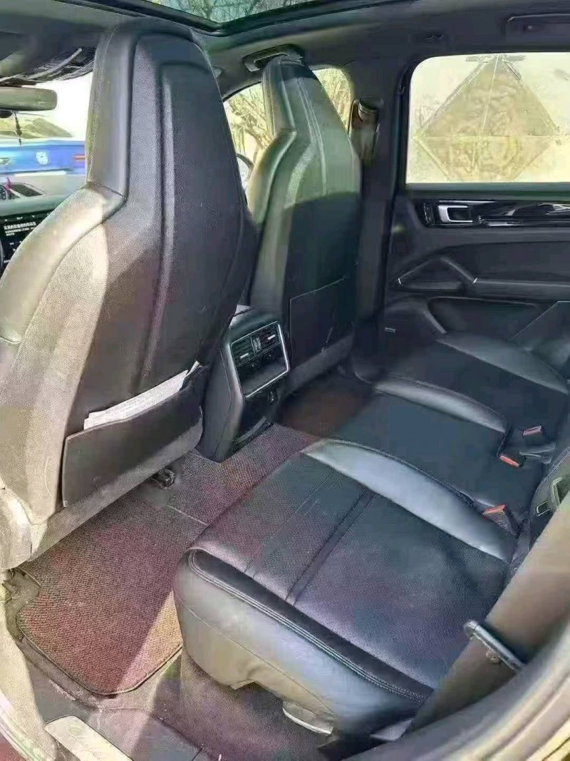 菏泽19年保时捷卡宴8