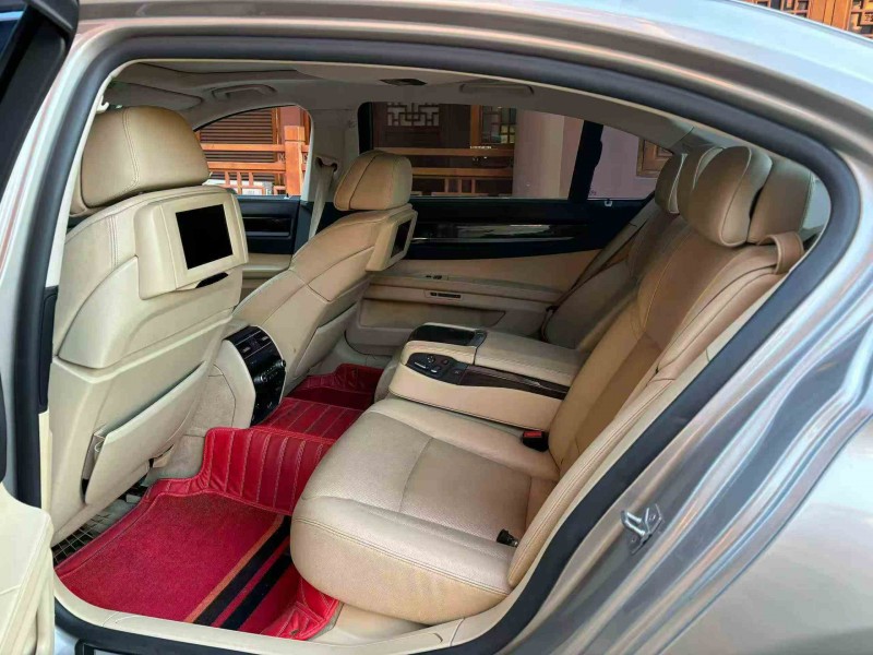 重庆13年宝马7系5