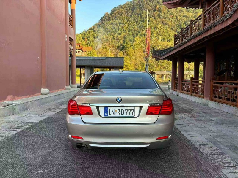 重庆13年宝马7系9