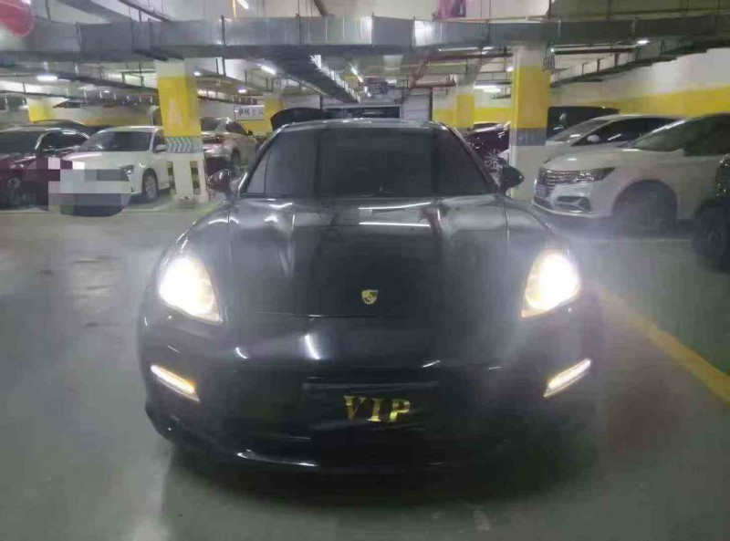 鄂州12年保时捷帕拉梅拉1