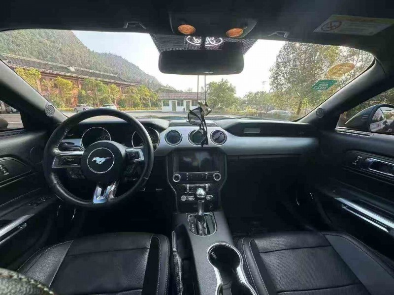 重庆18年福特野马5