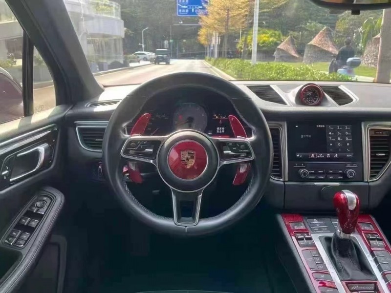 广州17年保时捷Macan4