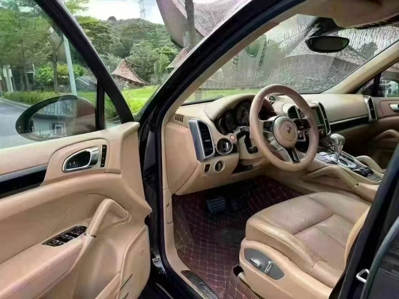 广州15年保时捷卡宴6