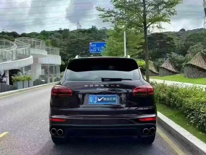 广州15年保时捷卡宴9