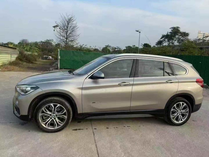 中山18年宝马X17