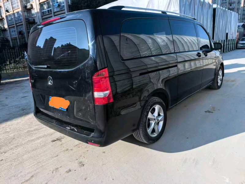 徐州18年奔驰威霆4