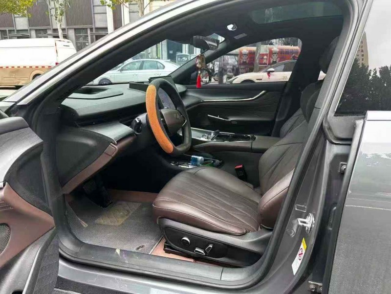 西安25年长安汽车启源3