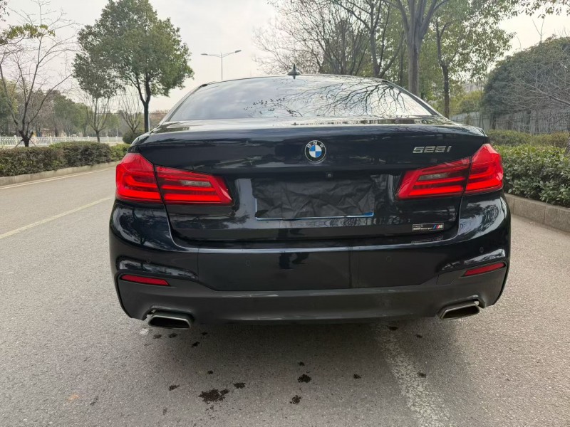 娄底19年宝马5系9