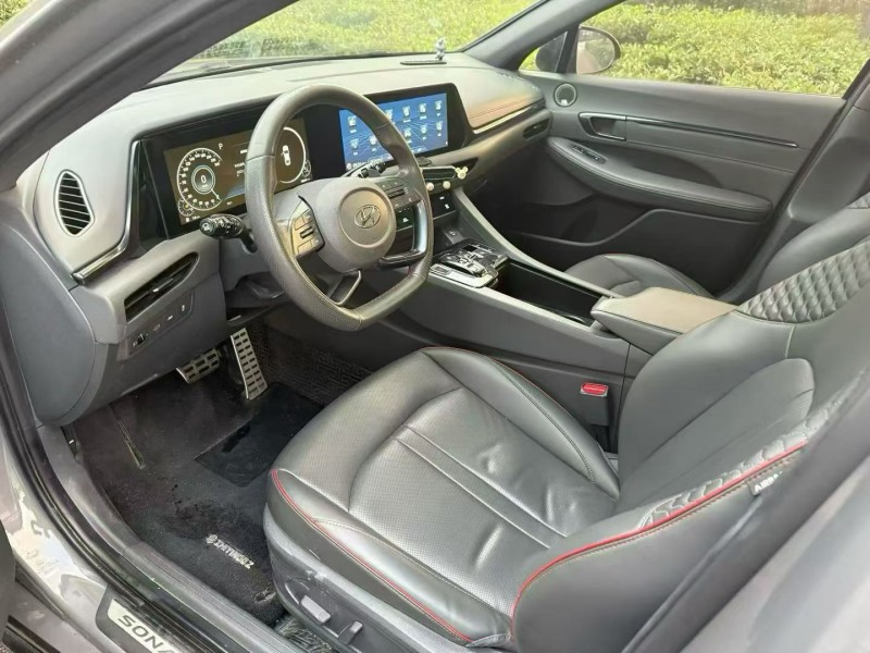 娄底20年现代索纳塔4