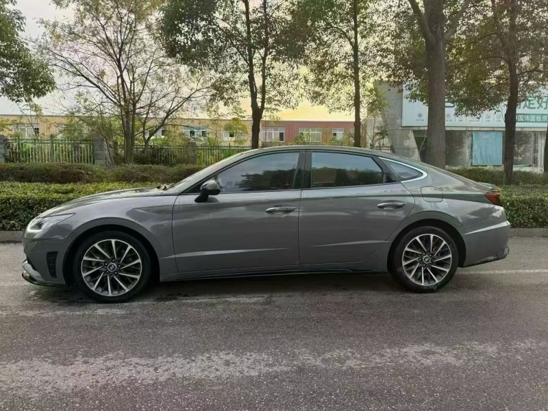 娄底20年现代索纳塔7