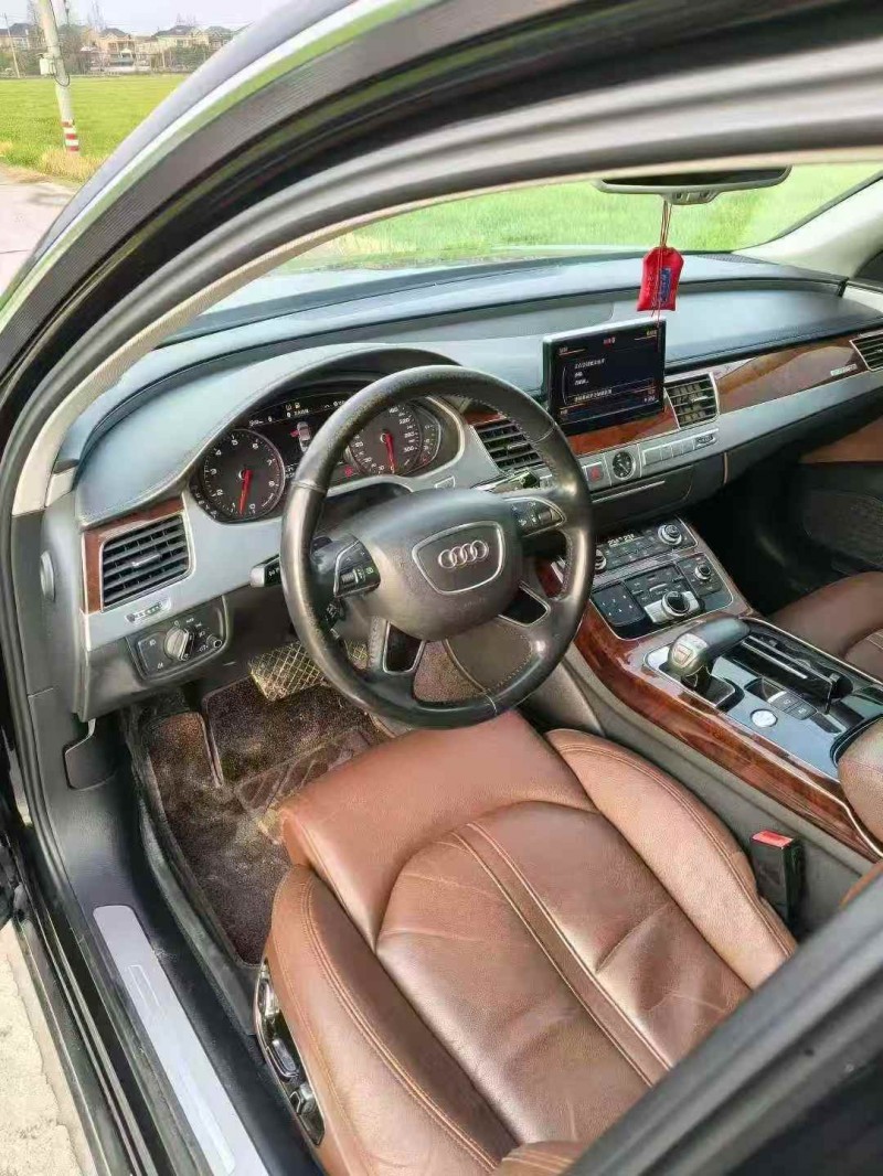 嘉兴12年奥迪A8L4