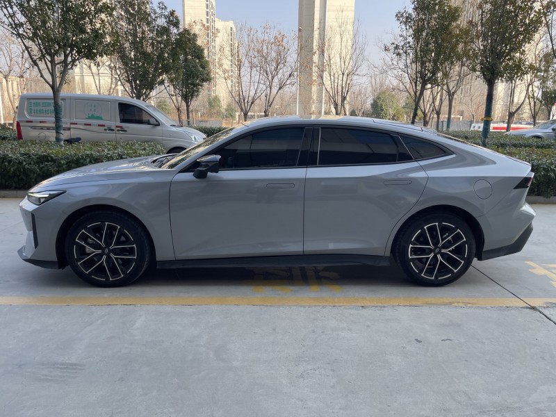 济宁24年长安汽车启源7