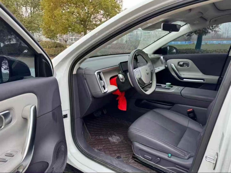 苏州25年零跑汽车C013