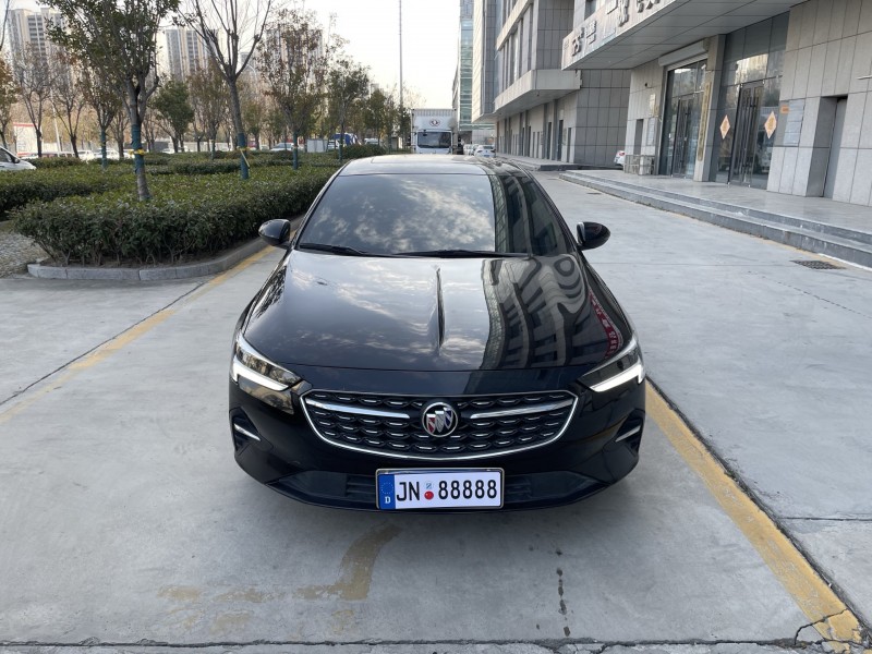 济宁22年别克君威1