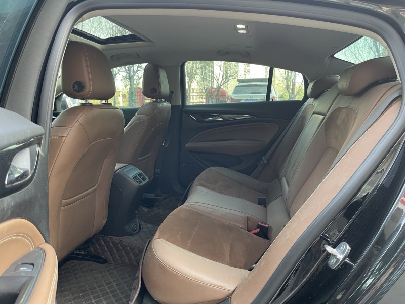 济宁22年别克君威6