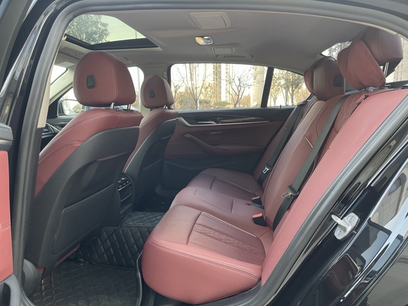 济宁21年宝马5系6