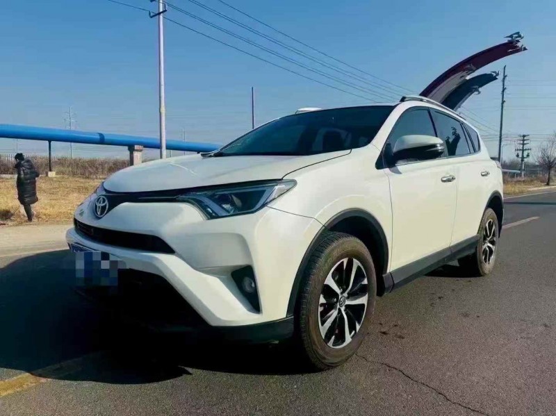 济宁17年丰田RAV4荣放2